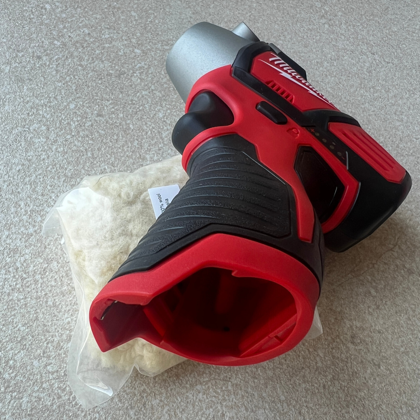 Milwaukee M12 BPS-0 Cordless Compact Polisher / Sander