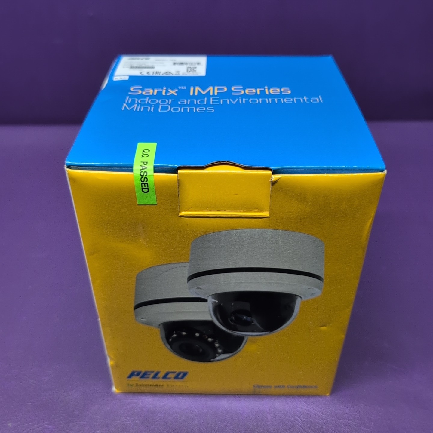 New Pelco 2 Megapixel Network Outdoor Dome Camera 3-10.5mm Lens IMP221-1ES