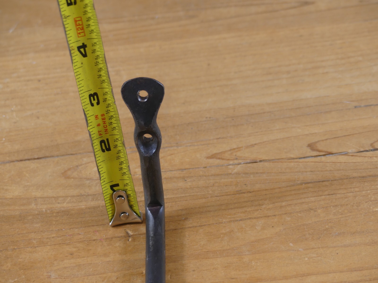 Hand Forged Toilet Paper Holder Wrought Iron Black Bathroom Wall Mount Simple