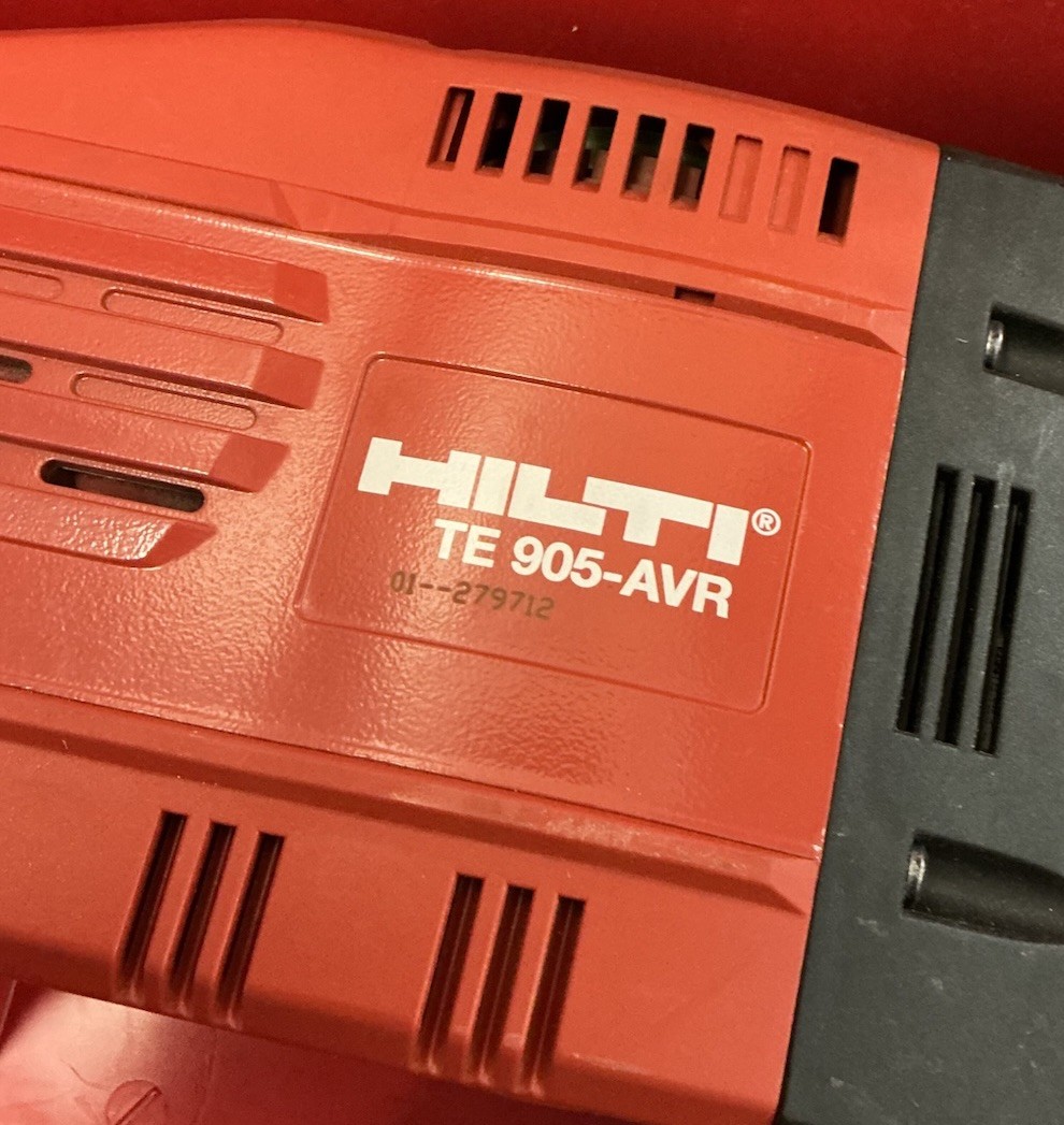 HILTI TE 905-AVR Demolition Hammer/Concrete Breaker w/ Case
