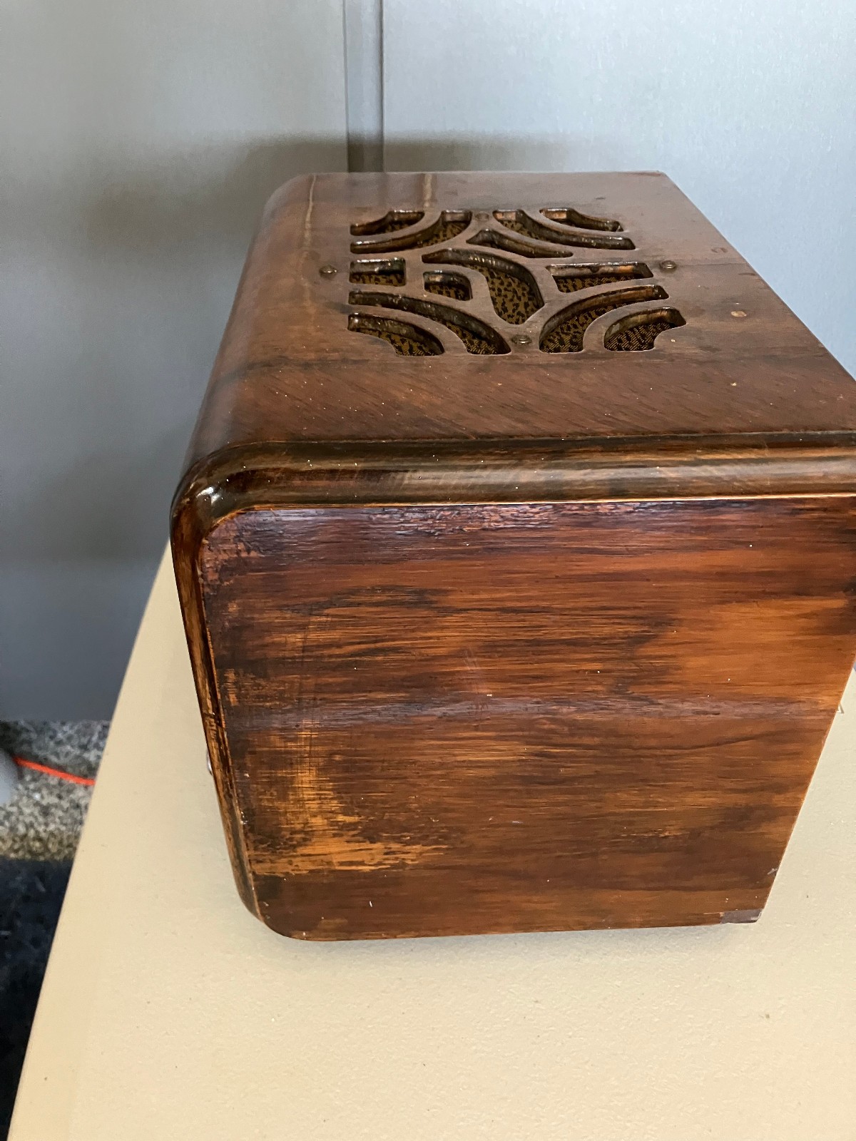 FABULOUS BLACK DIAL ZENITH CUBE MULTI BAND TUBE RADIO - Great Condition & WORKS