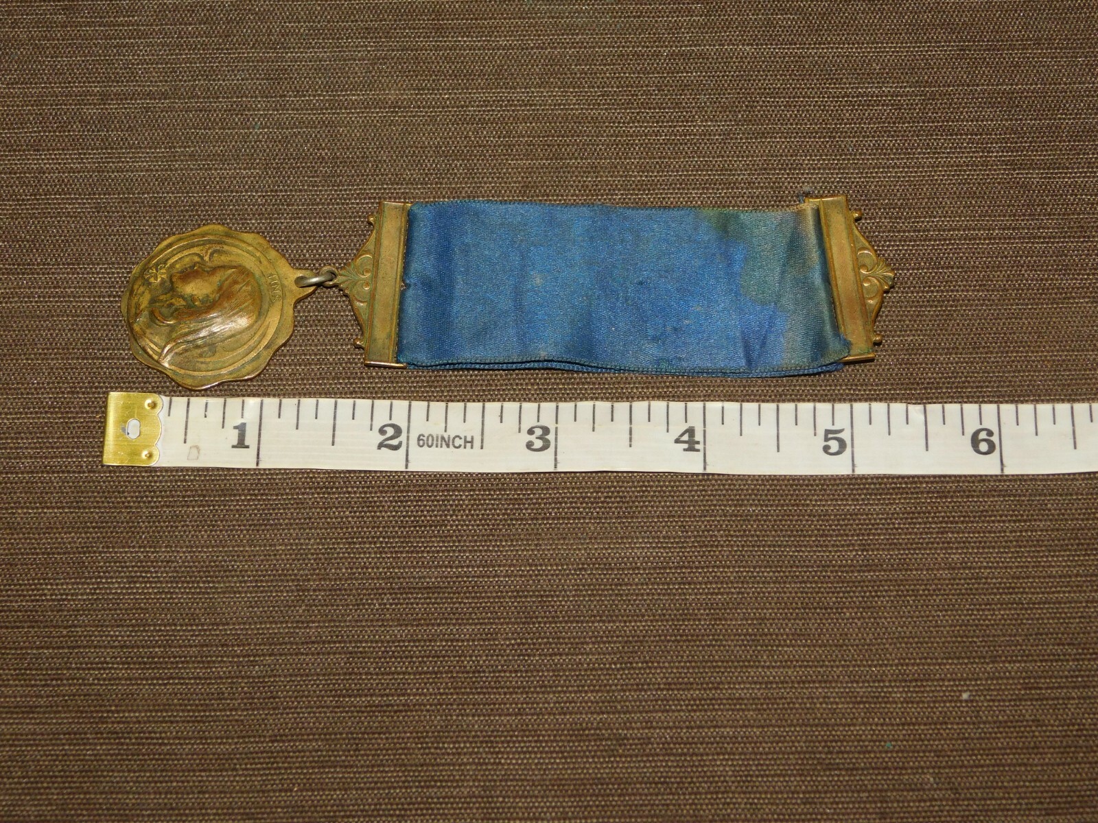 VINTAGE 1909 BUREAU HOLY NAME SOCIETY MEDAL