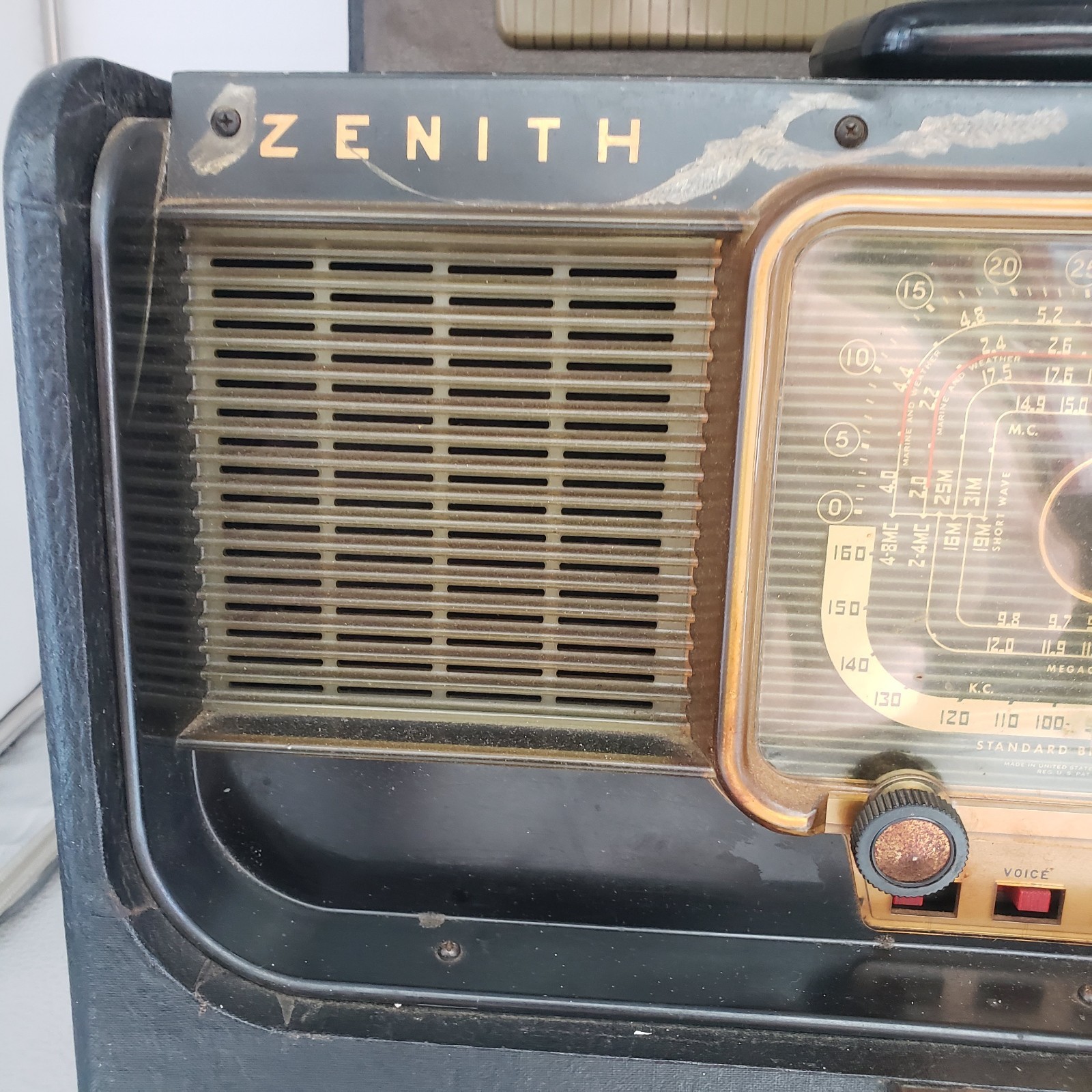 Zenith Trans-Oceanic Portable Shortwave Tube Radio 1950's Power Up