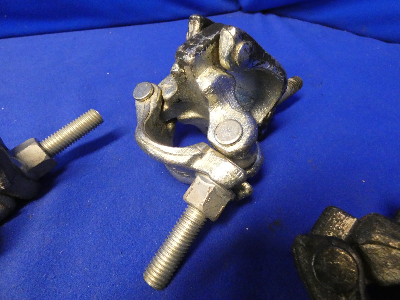 Matthews 425158 Jr. Grid Clamp, 5 Mutual Hardware Swivel Grid Clamp, 2 Flat Side