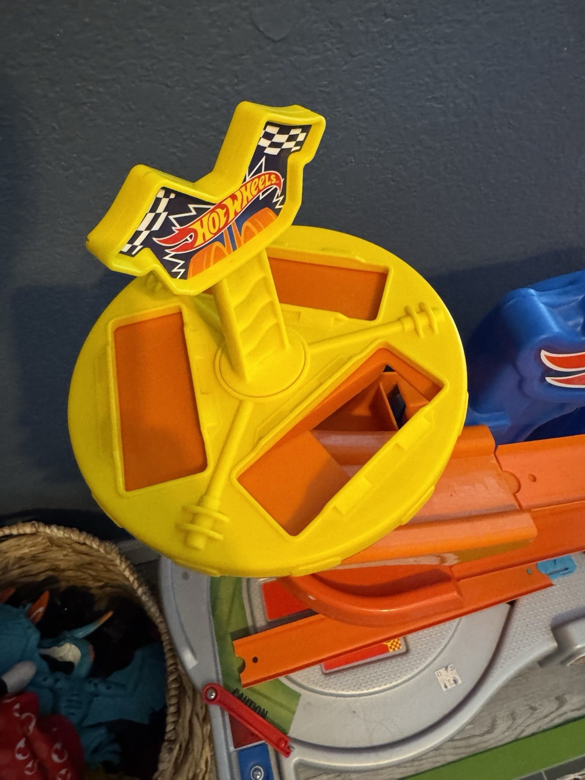 Step 2 Hot Wheels Road Rally Raceway Car Track Play Table Step2