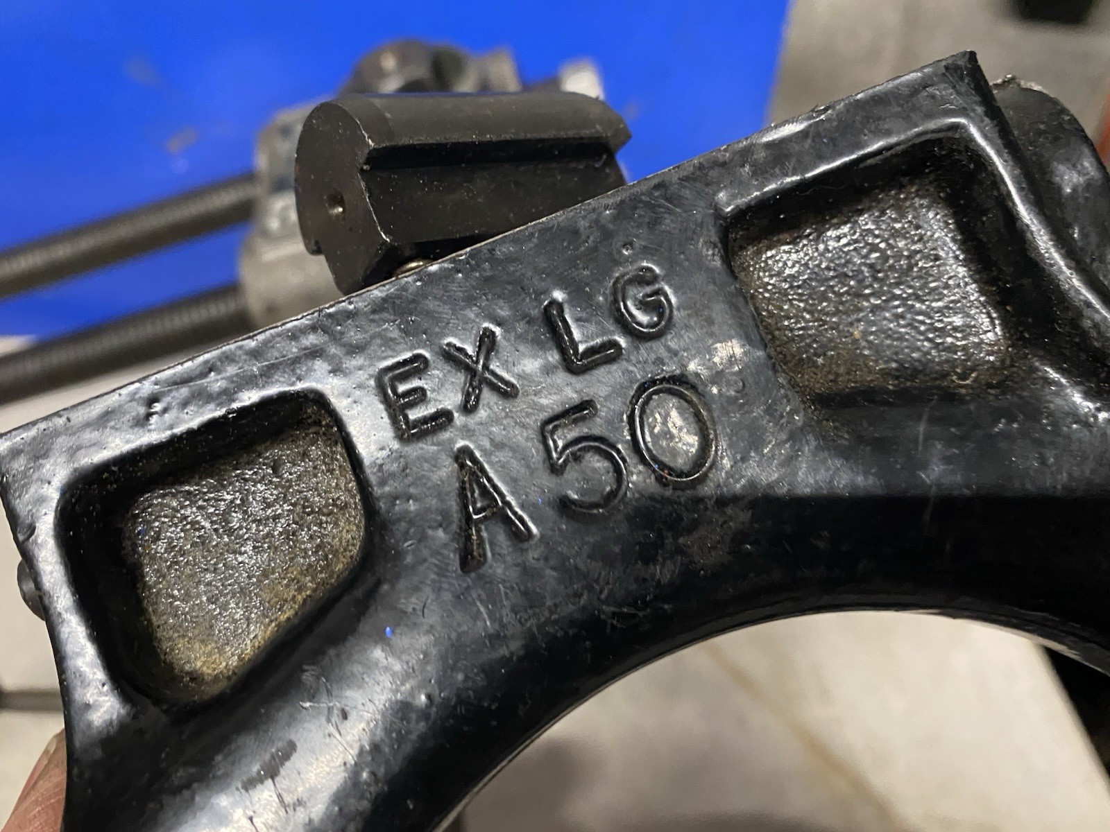 GP Tool GP 2020 Air Strut Spring Compressor with 4 Set Of Shoes, Working