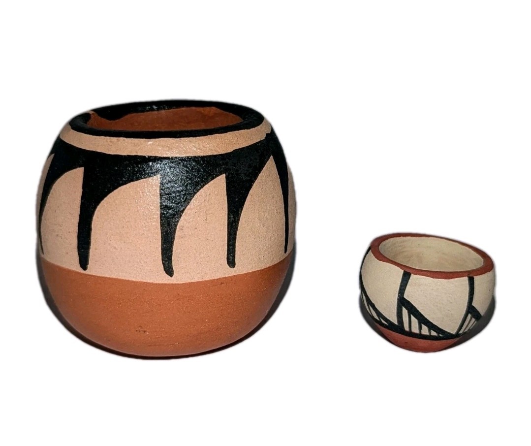 Vtg Native American Mini Pottery x2 Kewa & Jemez Pueblo Signed Lovato & Chinana