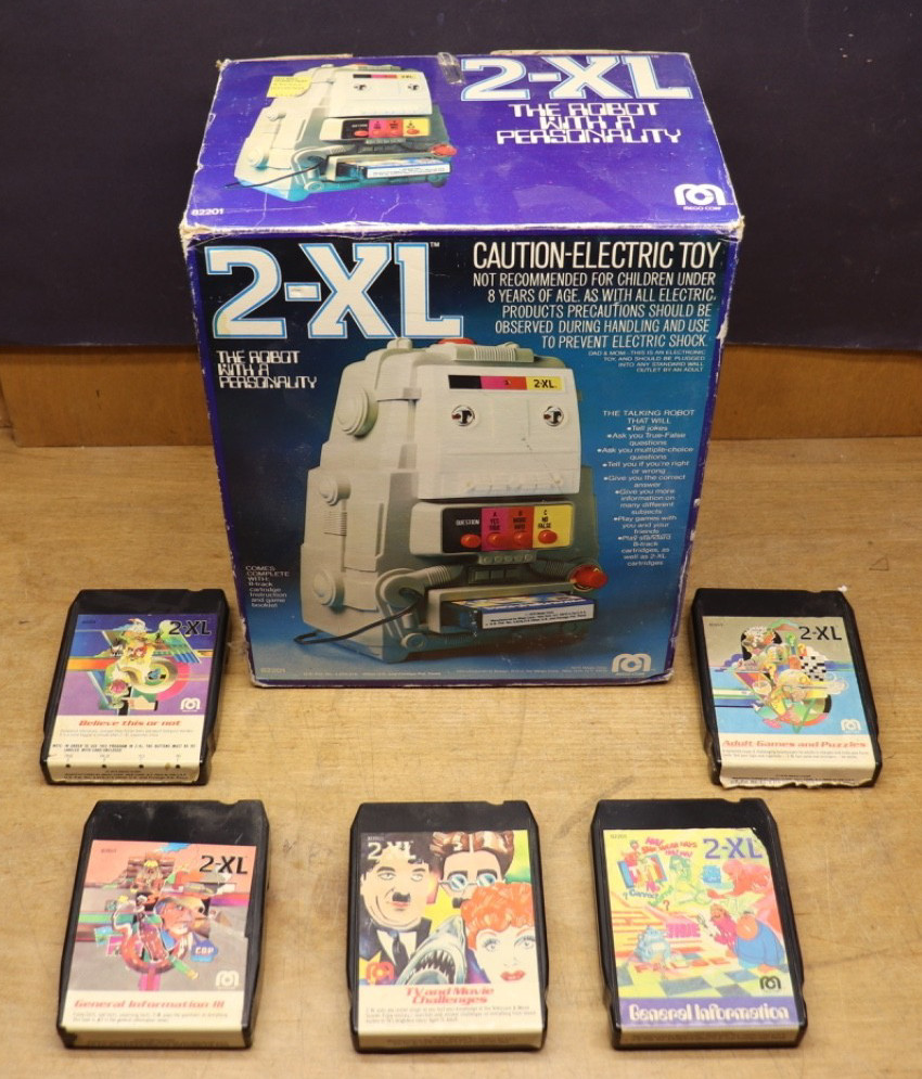 Vintage Mego 1978 2-XL Robot Toy 8 Track Player & 5 Cartridges