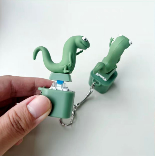 Christmas Gift Lizard sound button, simulation lizardkeychain, 1pcs