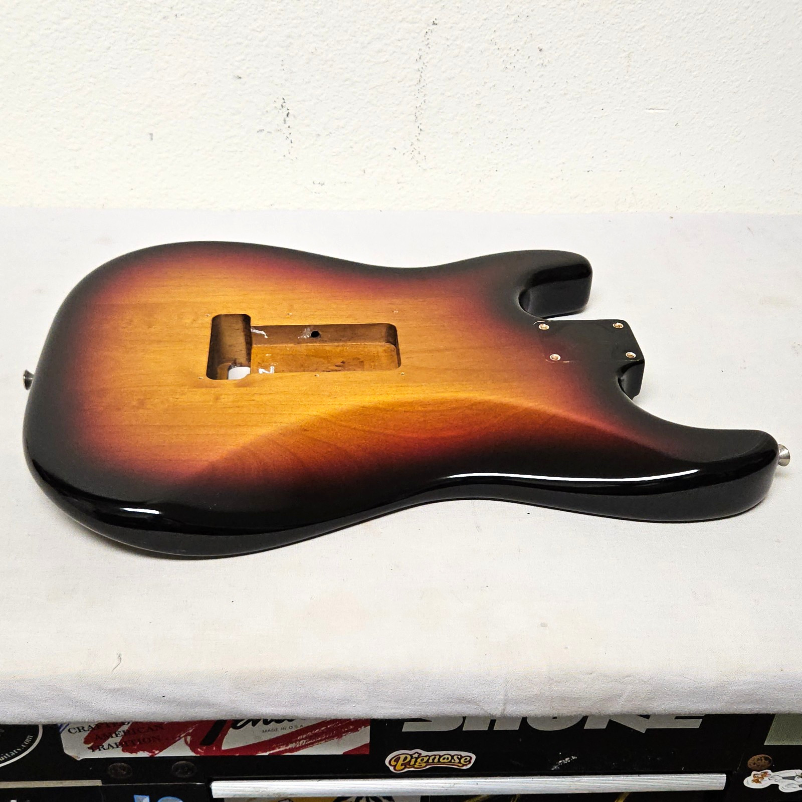 Fender USA Highway One Strat Alder Body Sunburst Satin Nitro Electric Guitar