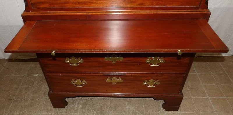 English Chest On Chest With Pull Out Silde 19thc