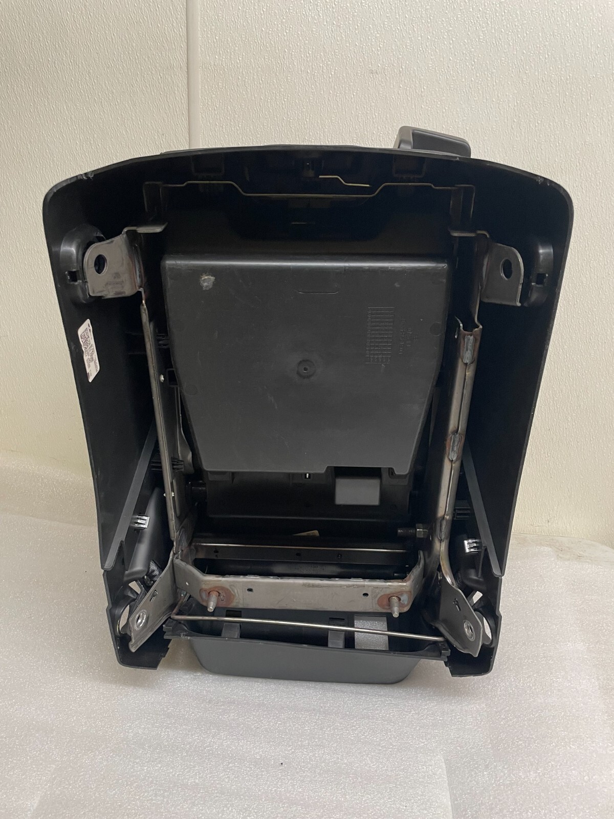 19-23 CHEVROLET TAHOE SILVERADO EBONY CLOTH CENTER JUMP SEAT WITH STORAGE...RARE