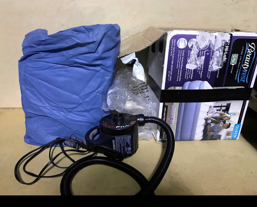 Beautyrest Queen 17" Hi -Loft Air Mattress w/ Express Pump