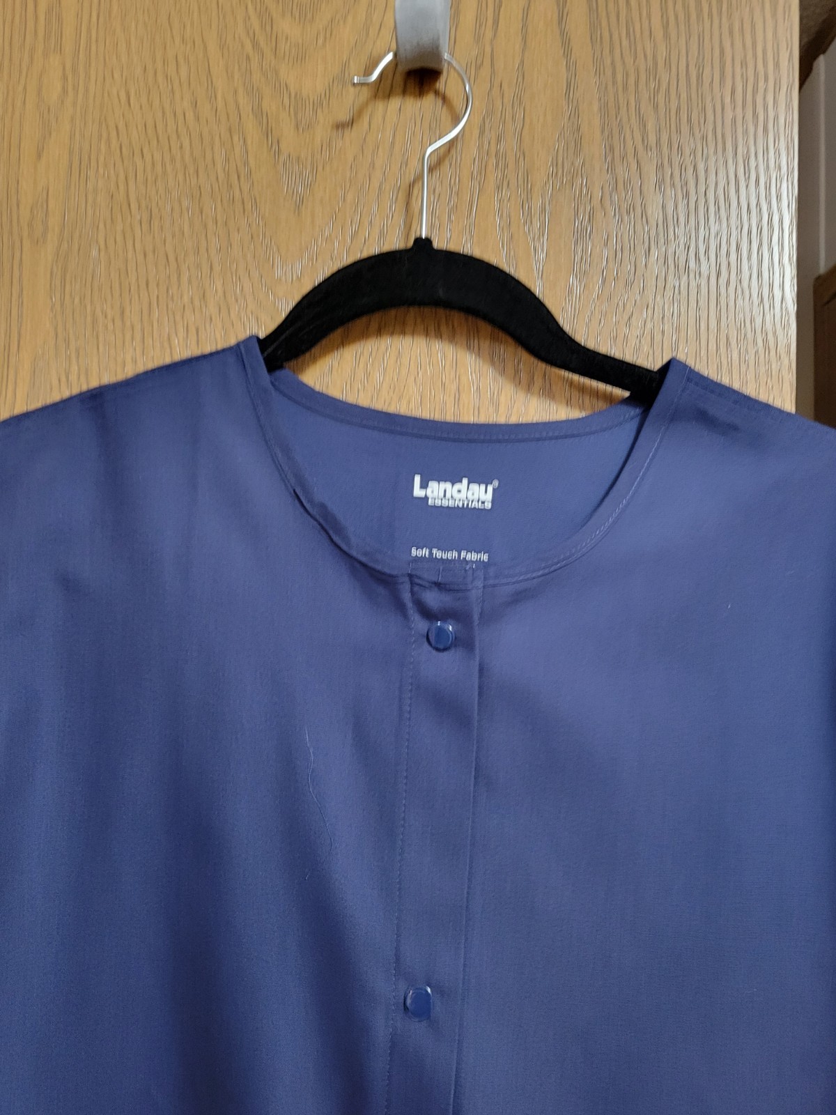 NWT. Med Unisex Long Sleeve Scrub Top/Jacket By Landau. Measurements Posted.