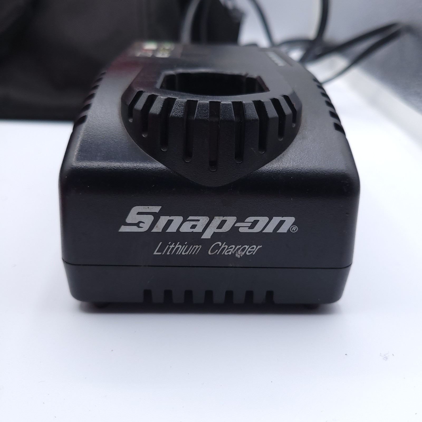 Snap-on Tools 3/8 Drive 14.4v Cordless Impact CT761A 2x Batteries & Charger