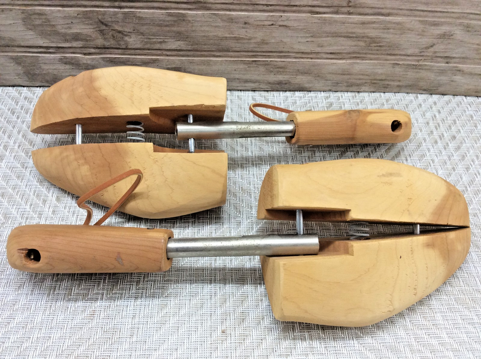 Wooden Shoe Trees Men's Size Large Pair Cedar Wood Forms Vintage