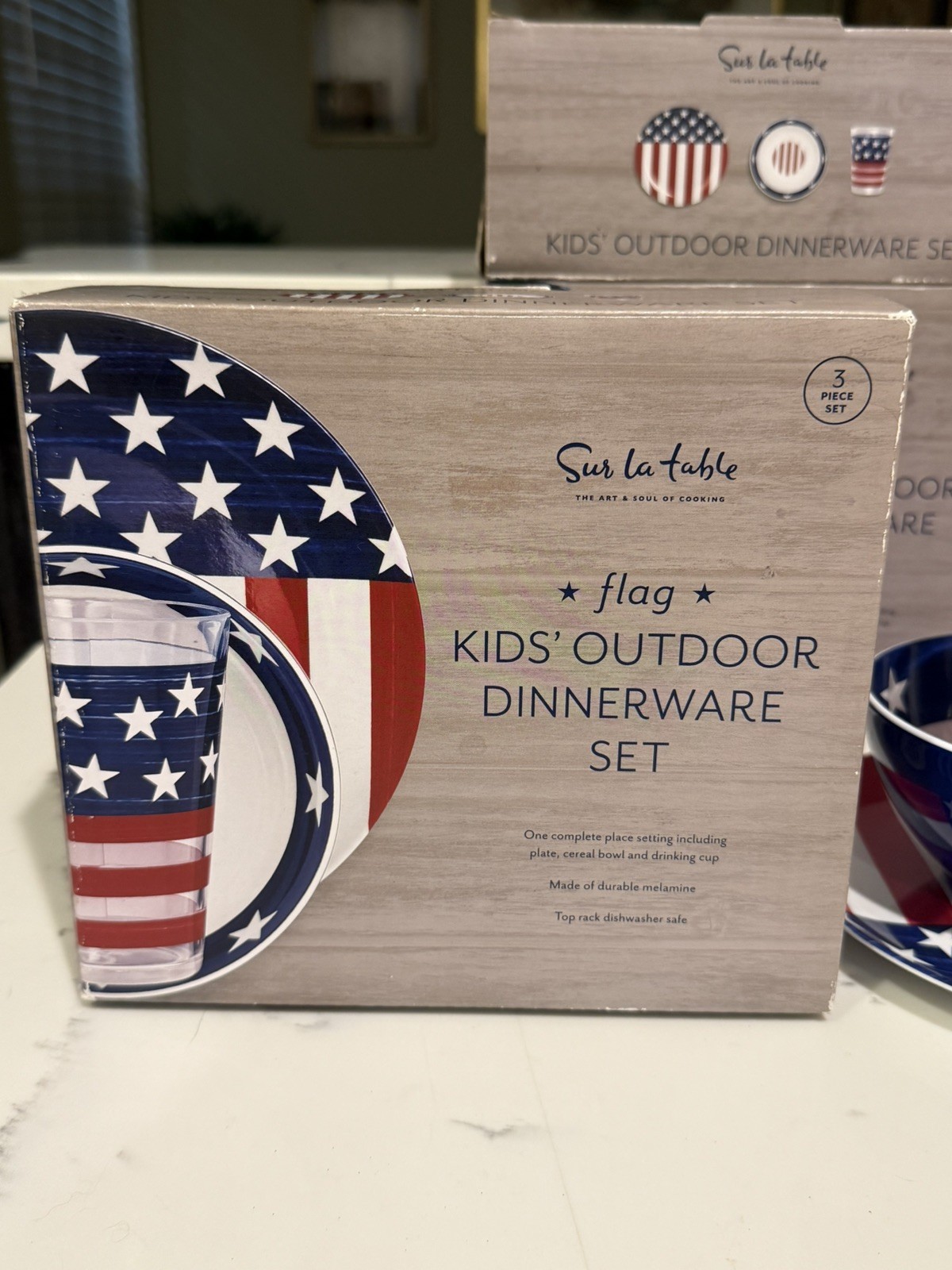 Sur La Table Kids Melamine FLAG Stars & Stripes Dinnerware Set BOXED NEW