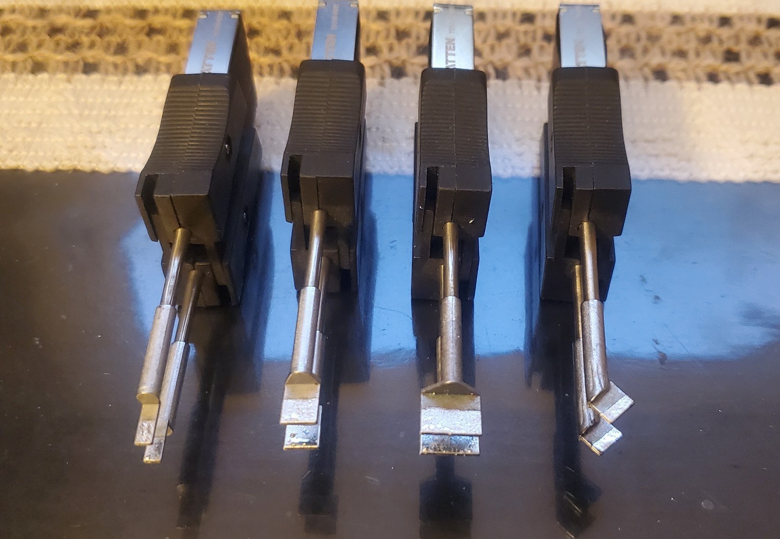 ATTEN ST-1509 Soldering station with 8 tweezer tips and 5 standard tips