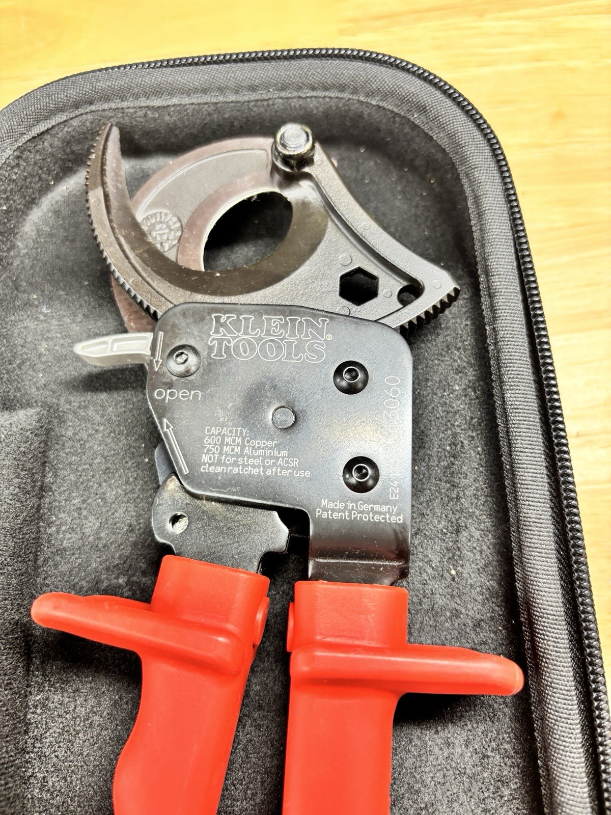 Klein Tools 63060 Ratcheting Cable Cutter