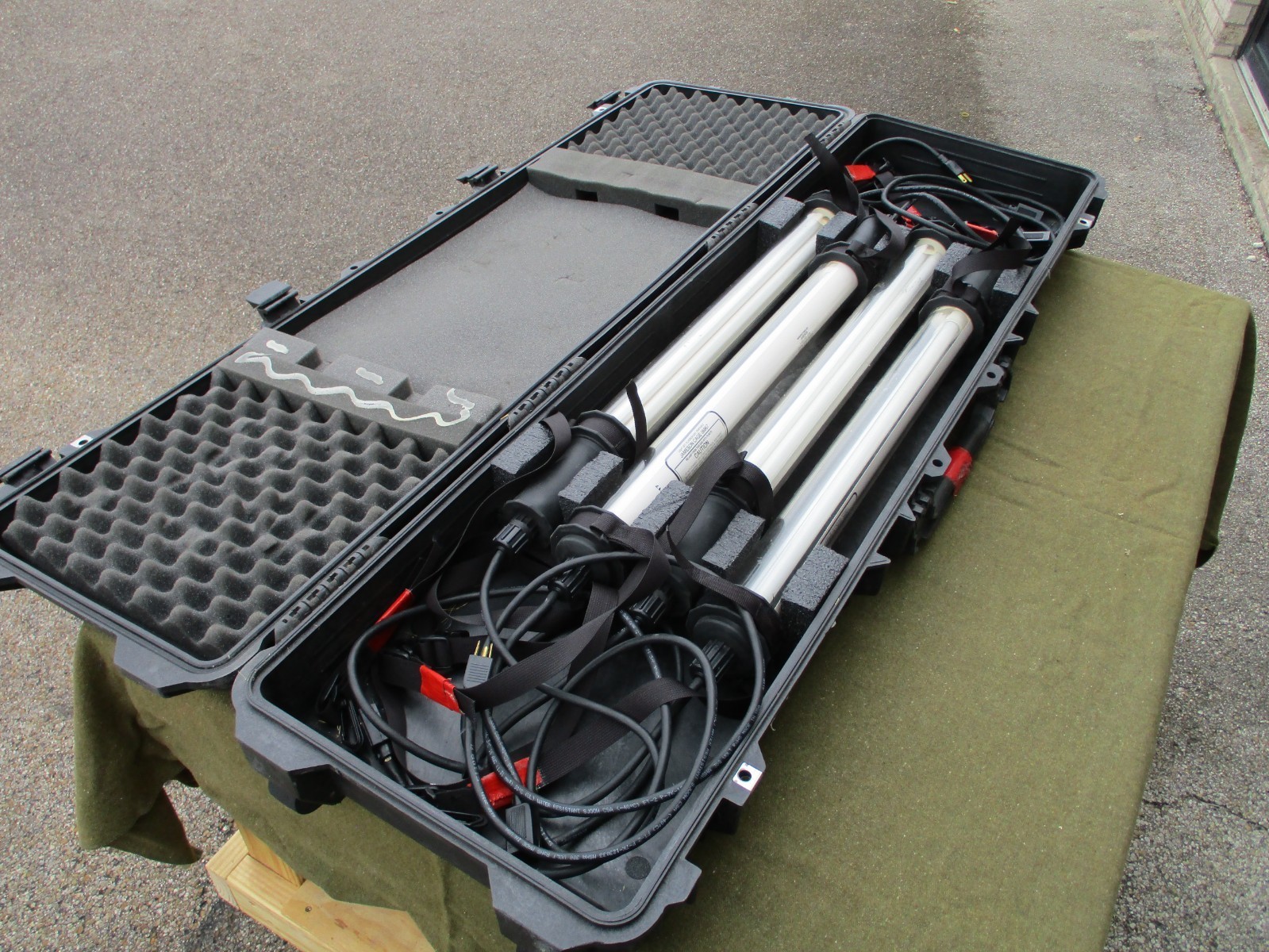 MILITARY TENT LIGHT SET KIT STRINGABLE GENERAL LIGHTING w. PELICAN CASE 4 LIGHTS