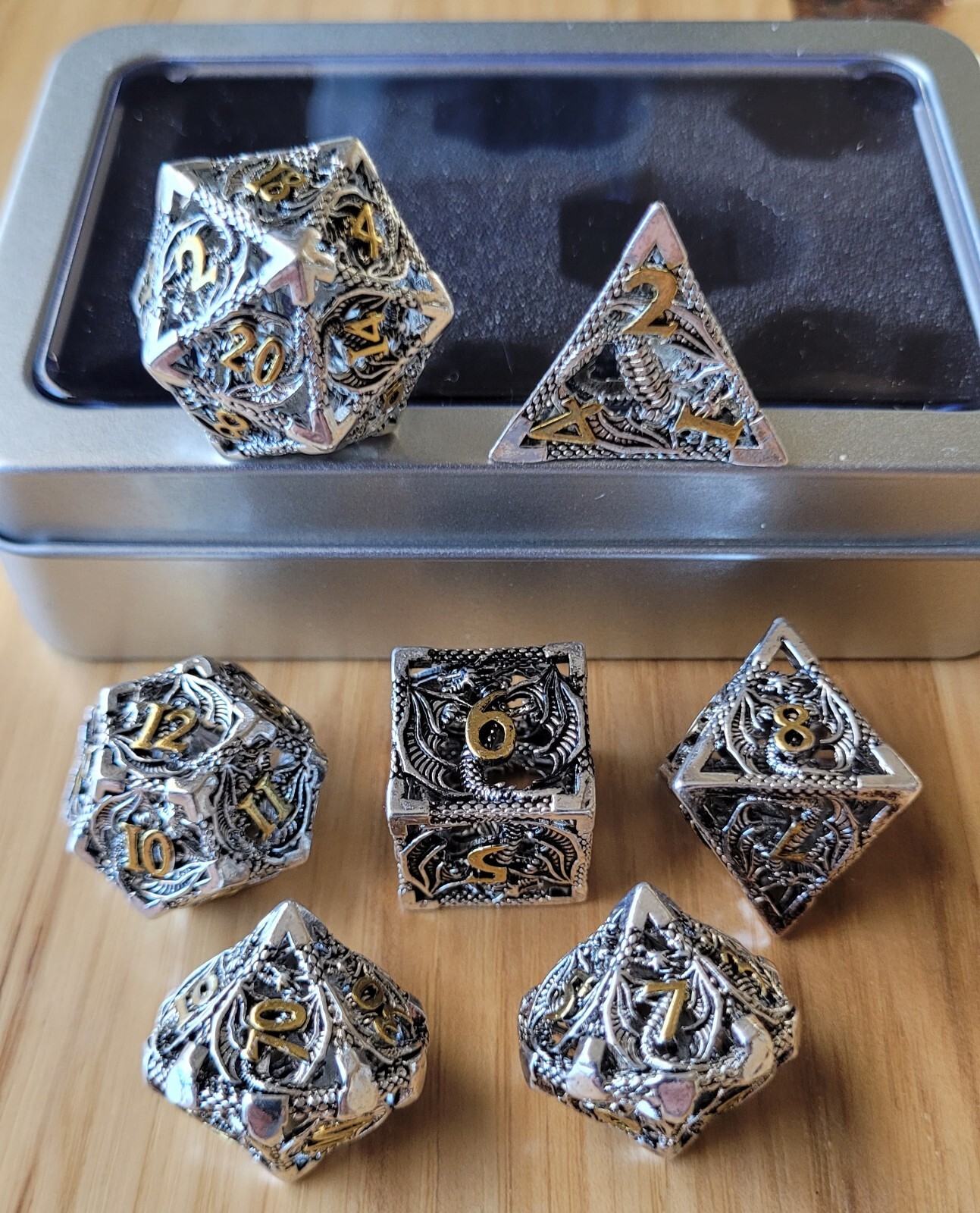 Hollow Metal Dice Set with Box, 7-Piece DND Gaming Dice for RPGs