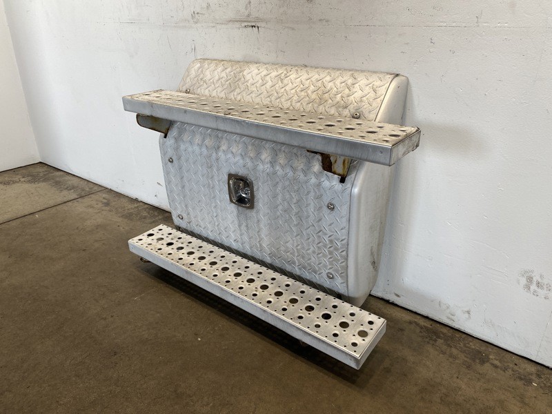 2018 Freightliner Cascadia 125 Battery Box Cover A0688241017 (683-10198)