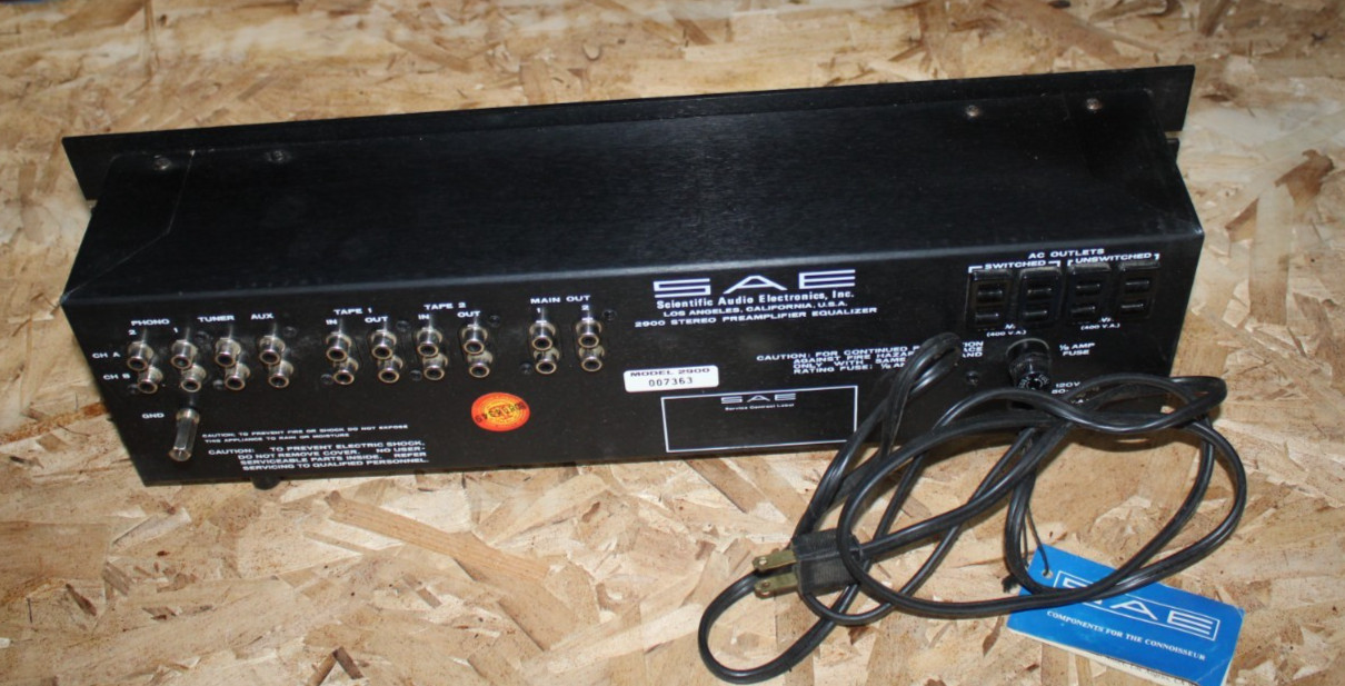 VINTAGE SAE 2900 STEREO PARAMETRIC PREAMPLIFIER/EQUALIZER W/ BOX & MANUALS