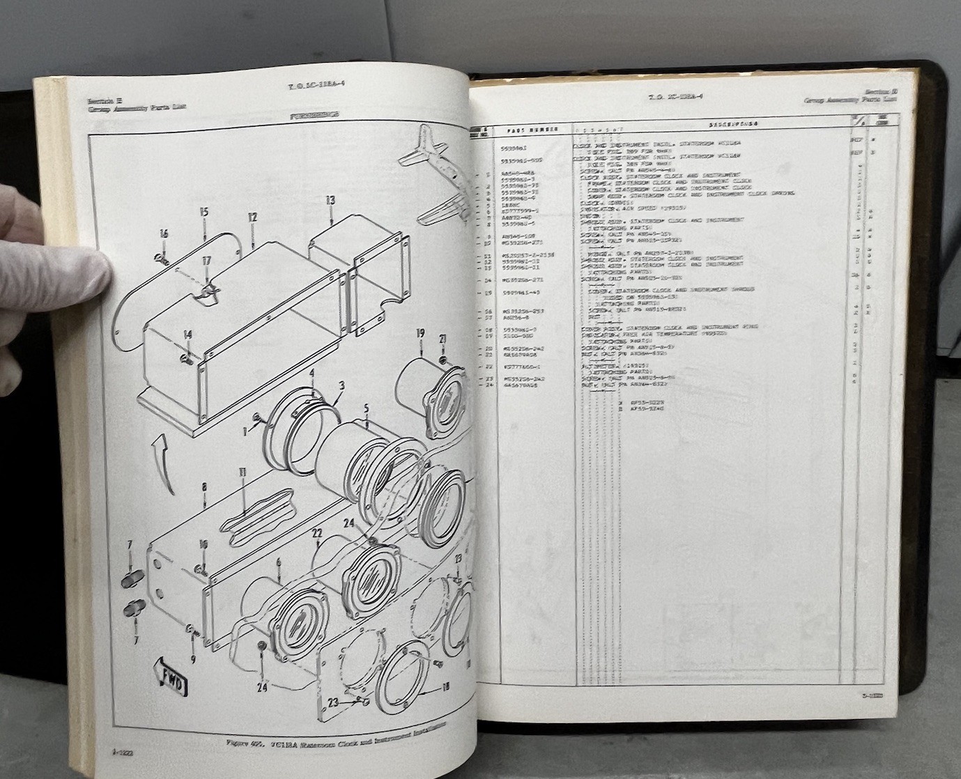 1966 Douglas C-118 A Aircraft Parts Manual T.O. 1C-118A-4 Original. Read