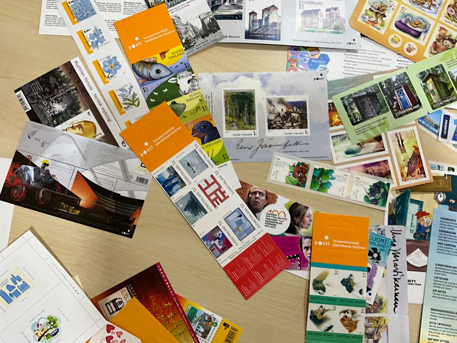 Finland MNH Stamps modern sheets booklets 100 different items @3*