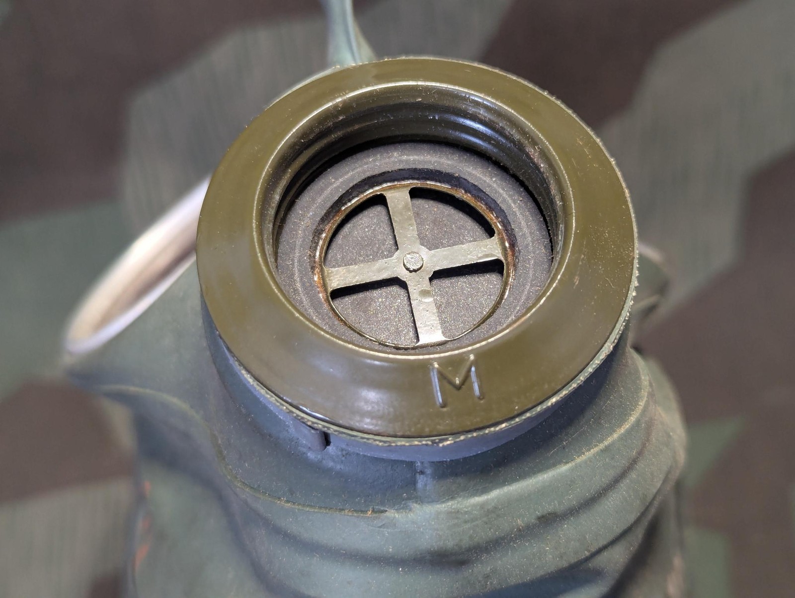 WWII German VM40 Volksgasmaske Luftschutz Men's Gas Mask in Box Volks Gasmask