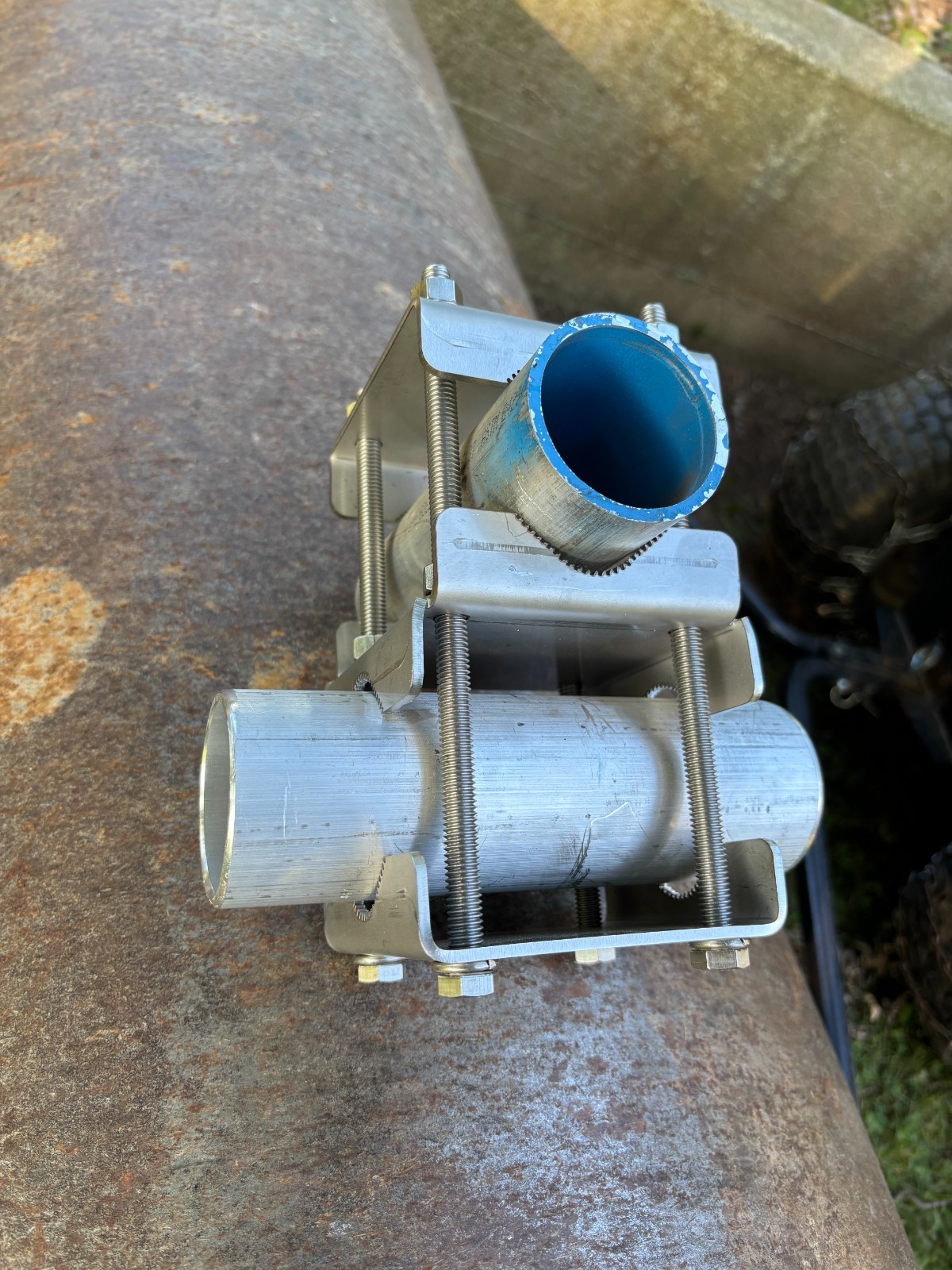 *HEAVY DUTY* 2 3/8", 90 Degree Pipe to Pipe Clamp for Antenna Towers