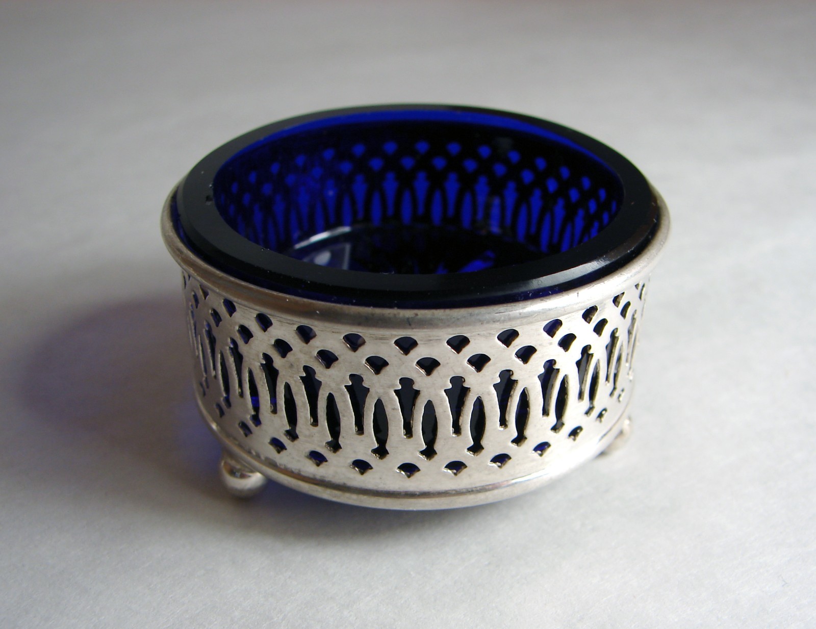 2 Antique Sterling Silver Salt Cellars with Cobalt Glass Liner & Salt Spoons