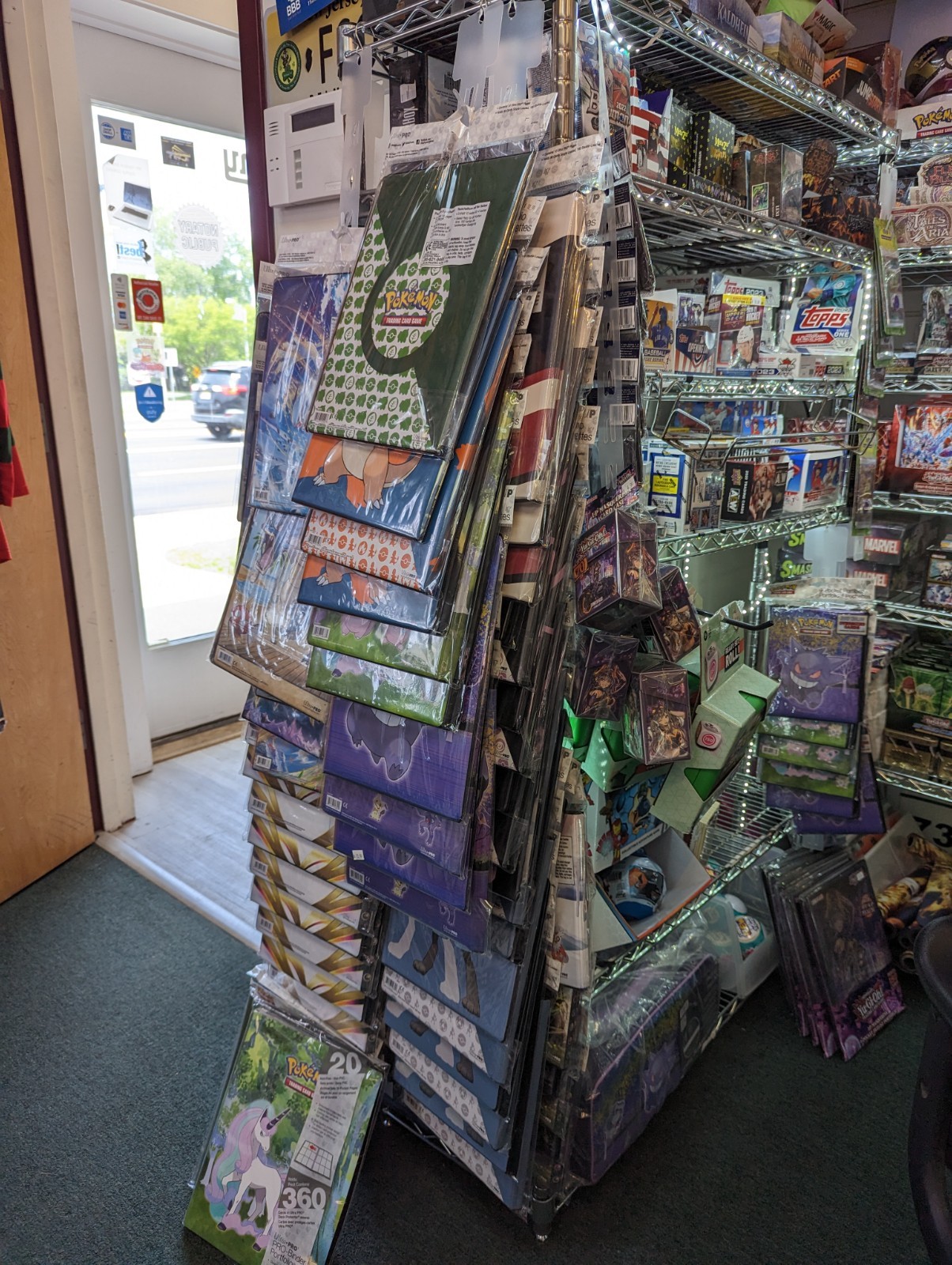 ULTRA PRO 9 POCKET ZIP BINDER ELITE GENGAR Q3-2025