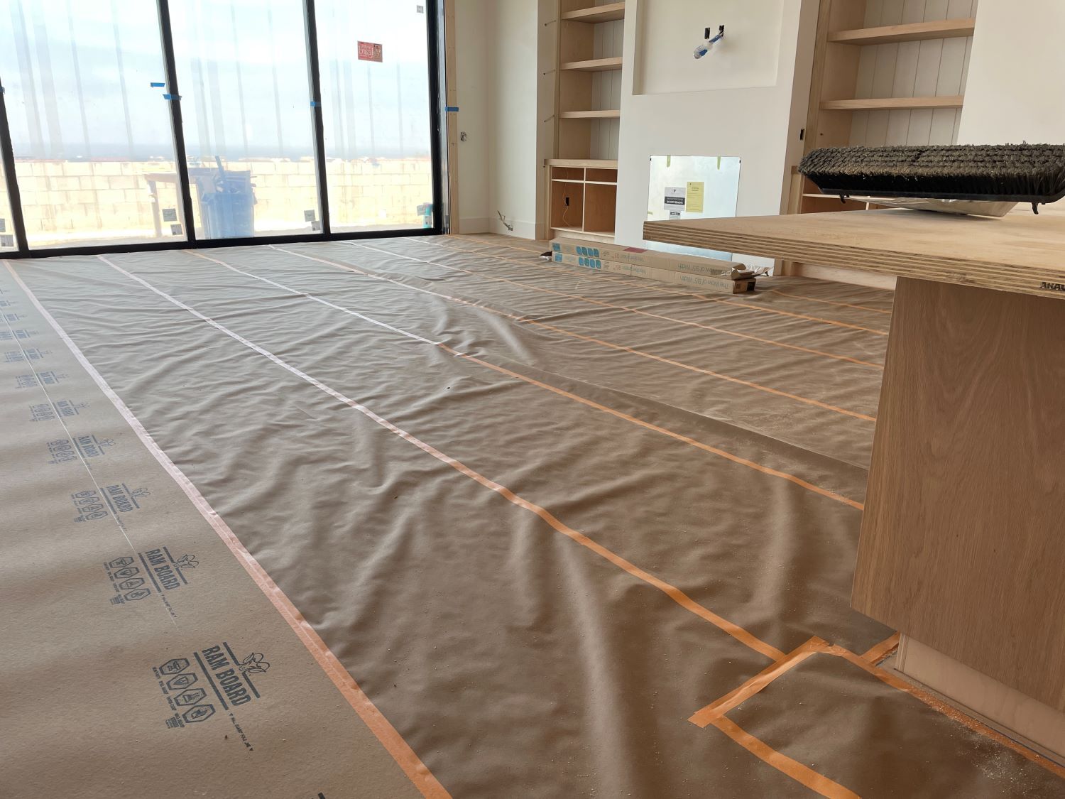 Sandbaggy Heavy Duty Builders Paper Roll - 75 lb Construction Paper (Brown)