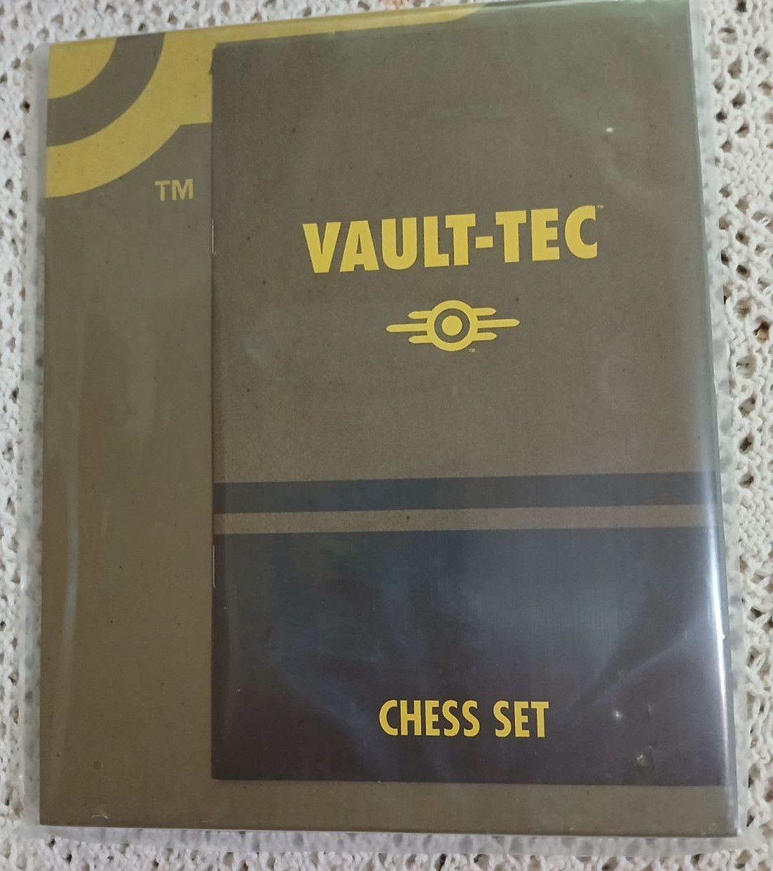 Fallout Chess Set Collector Tin Gamestop Exclusive Never used board in plastic