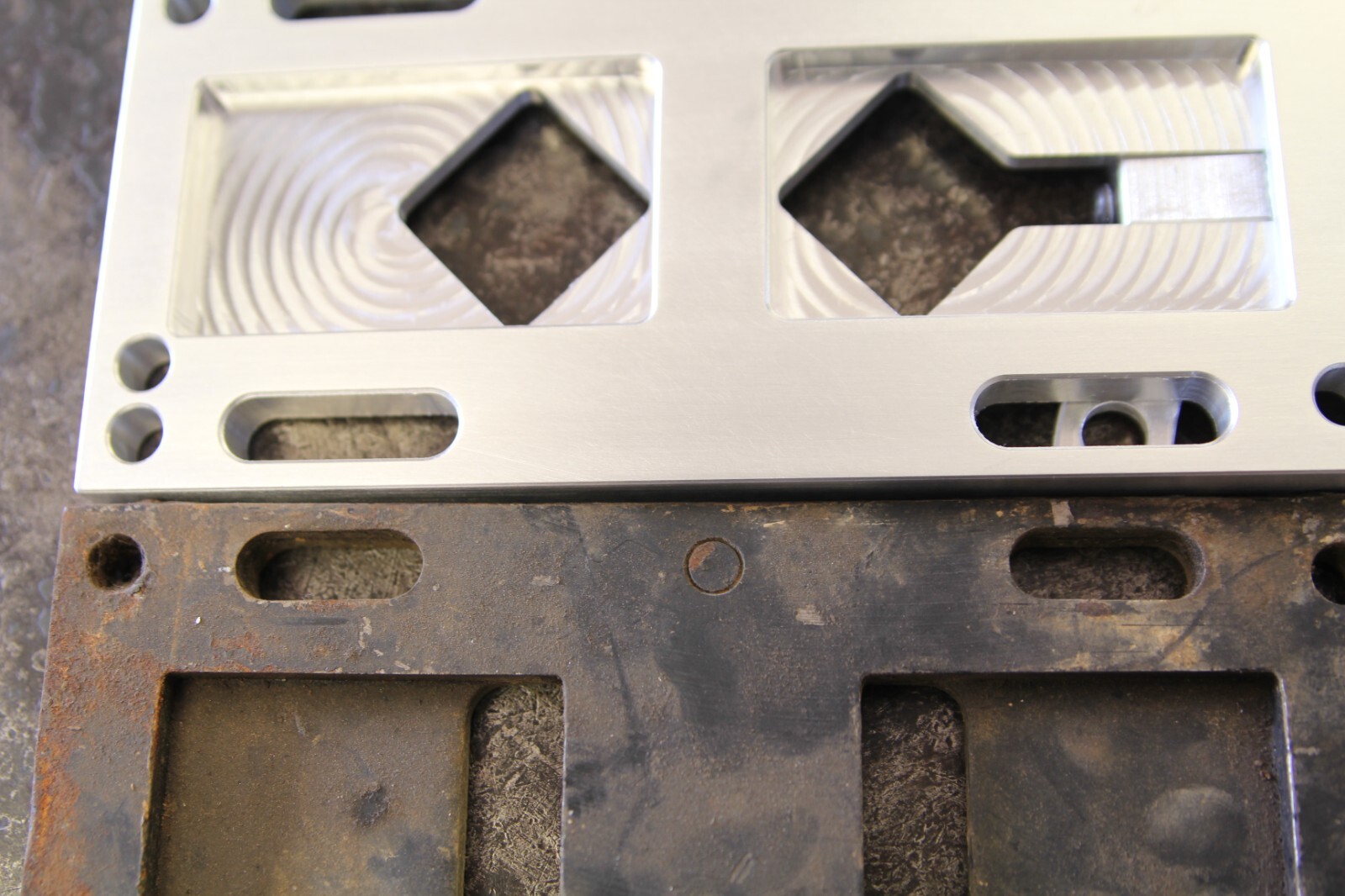 Old-Stf Centerline adjustable aluminum transmission plate - Harley 4 Speed