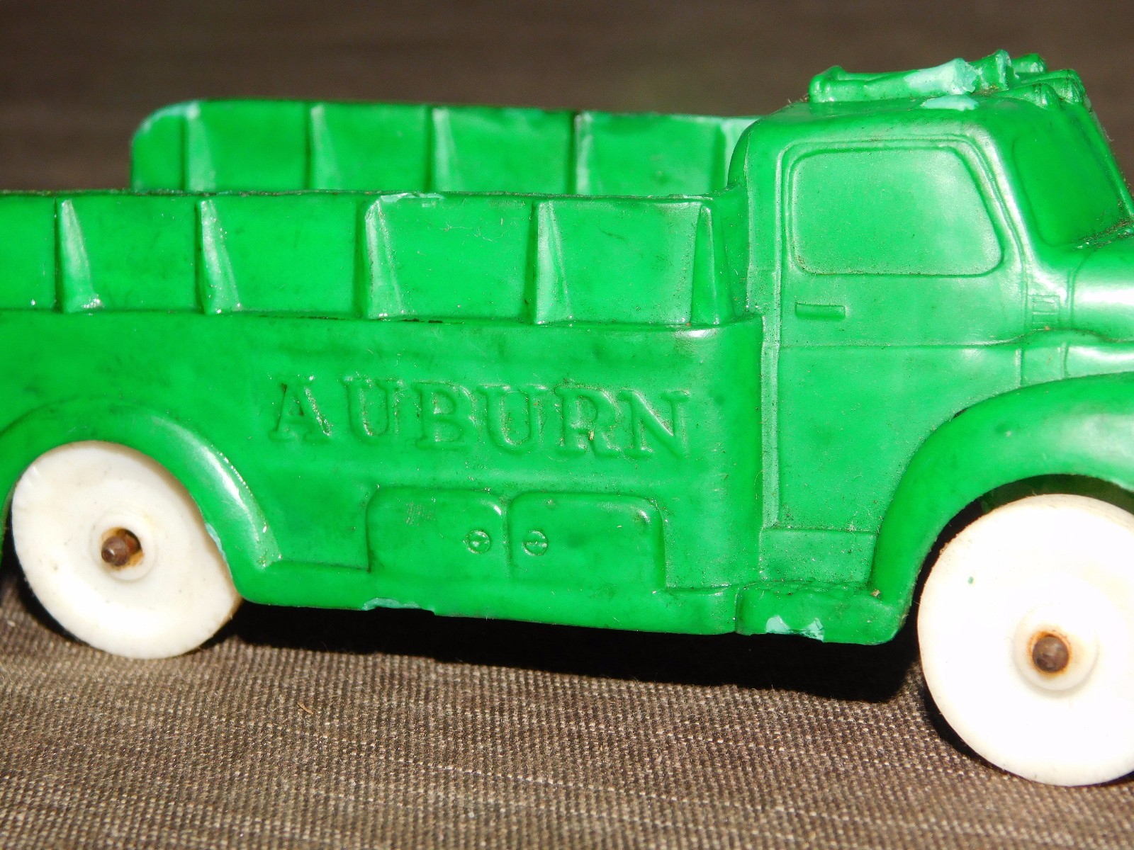 VINTAGE MADE IN USA TOY 5 3/4" LONG PLASTIC AUBURN GREEN TRUCK