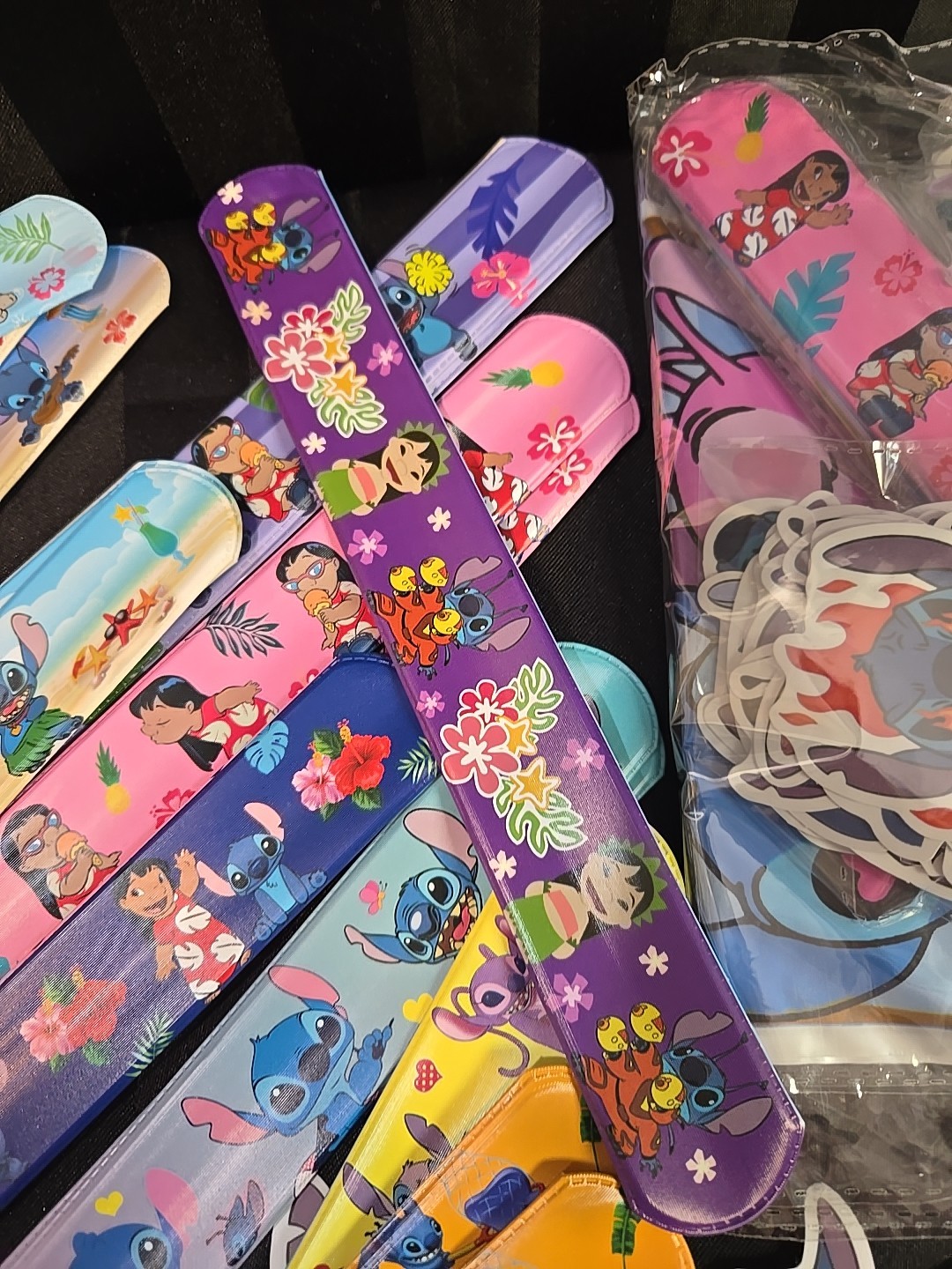 192pc Lilo Stitch & Scrump Gift Bag Party Set Pins Stickers & Slap Bracelets