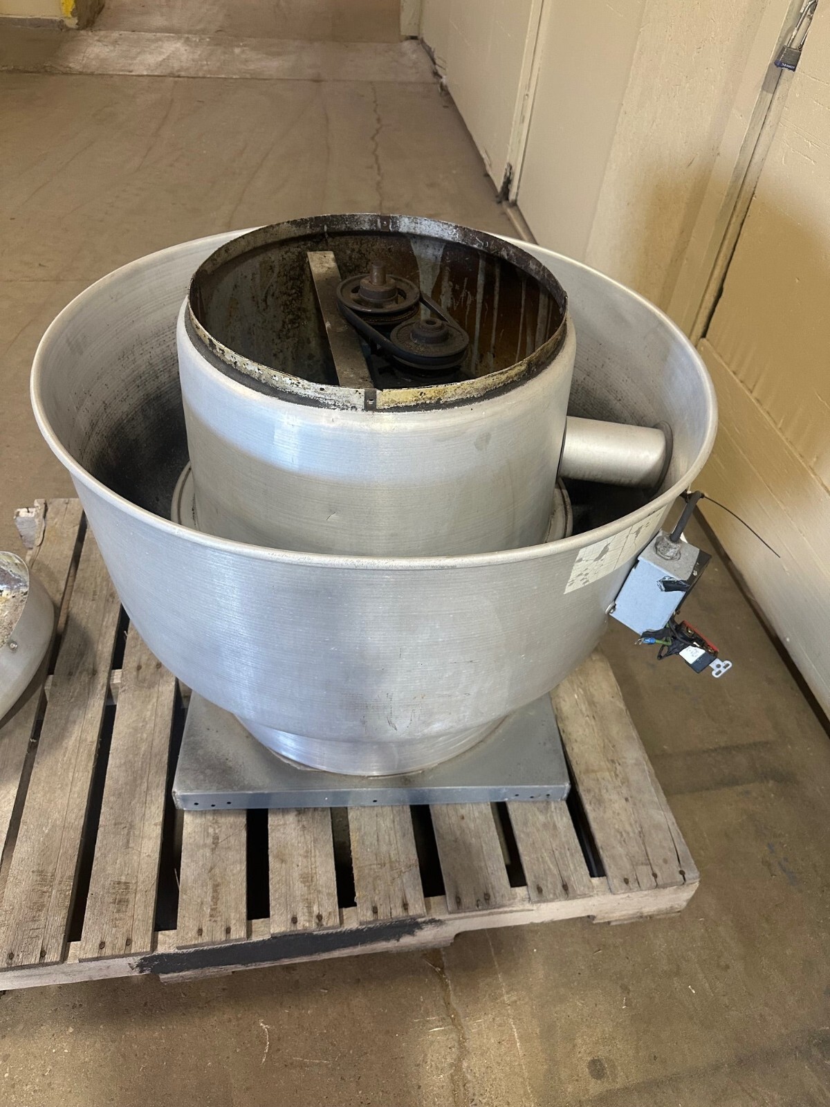 "PENN VENTILATION" H.D COMMERCIAL ROOFTOP EXHAUST/UPBLAST FAN