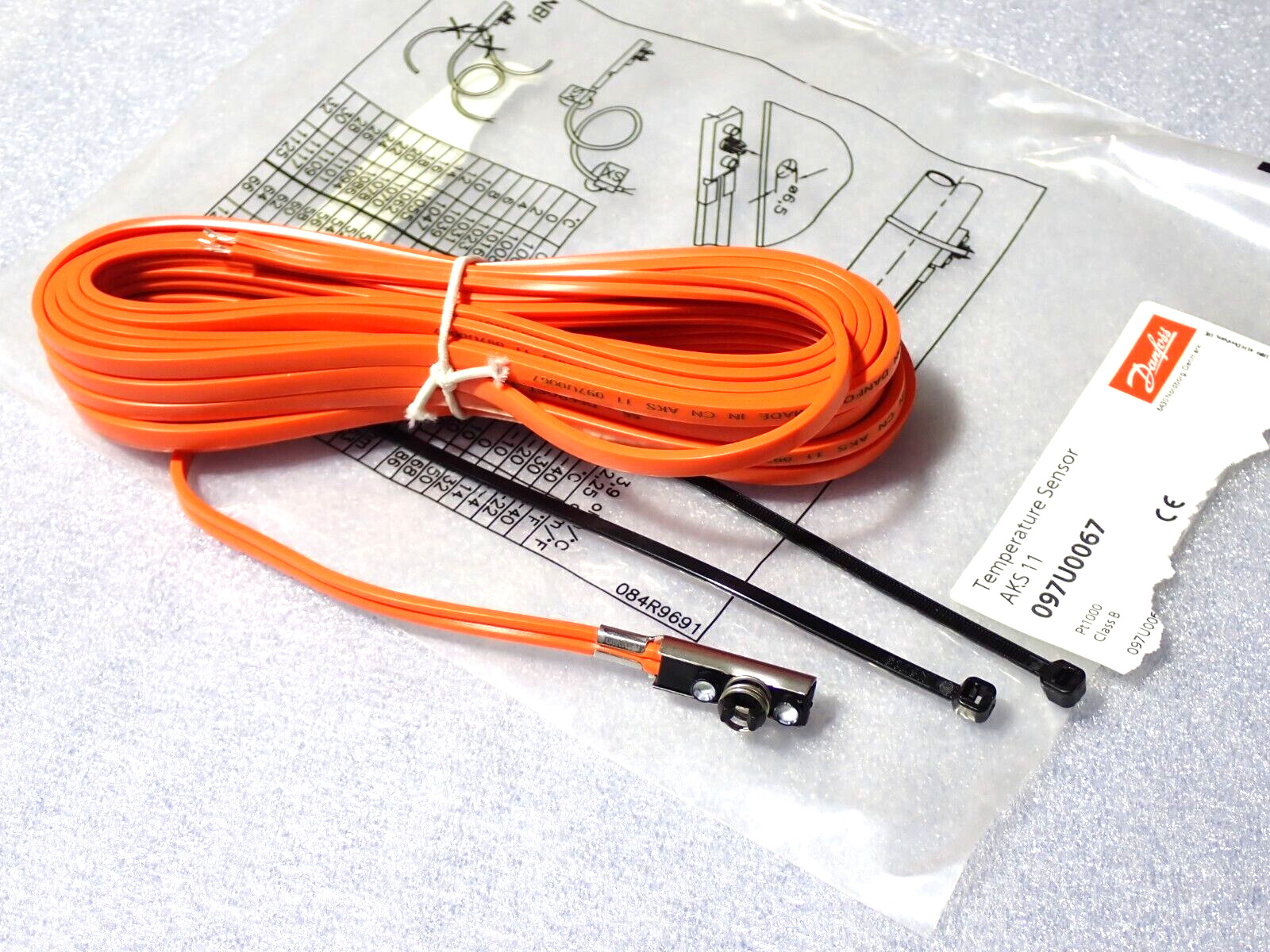 AKS 11 PT1000 DANFOSS TEMPERATURE SENSOR 097U0067 NEW