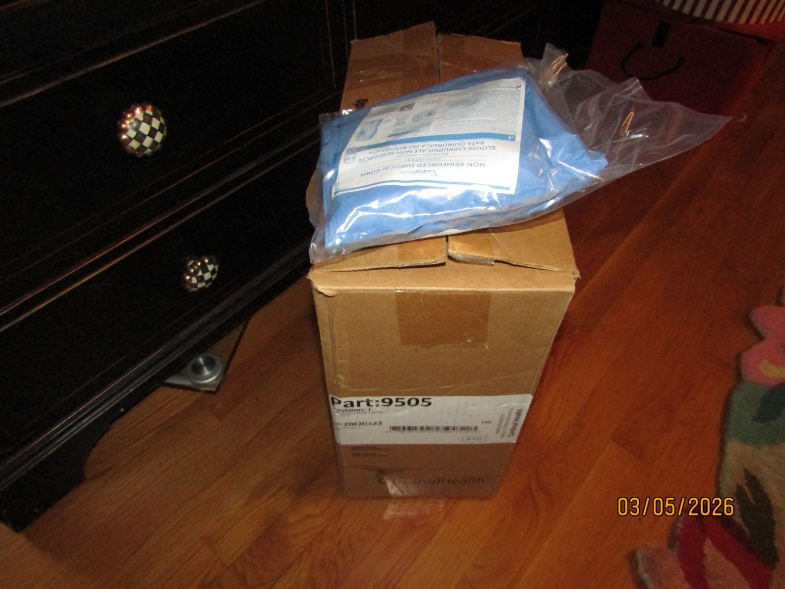 CARDINAL HEALTH NON-REINFORCED SURGICAL GOWN #9505- LEVEL 3 15 CT CASE NEW