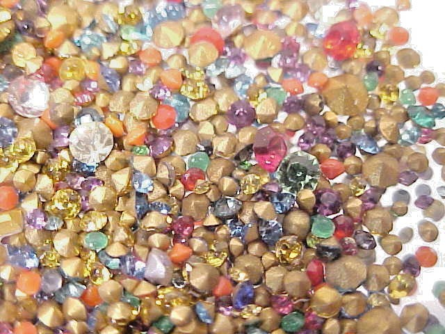 600 TEE TINY VINTAGE GLASS RHINESTONES LOT REPAIR JEWELRY LOOSE STONE ASSORTMENT