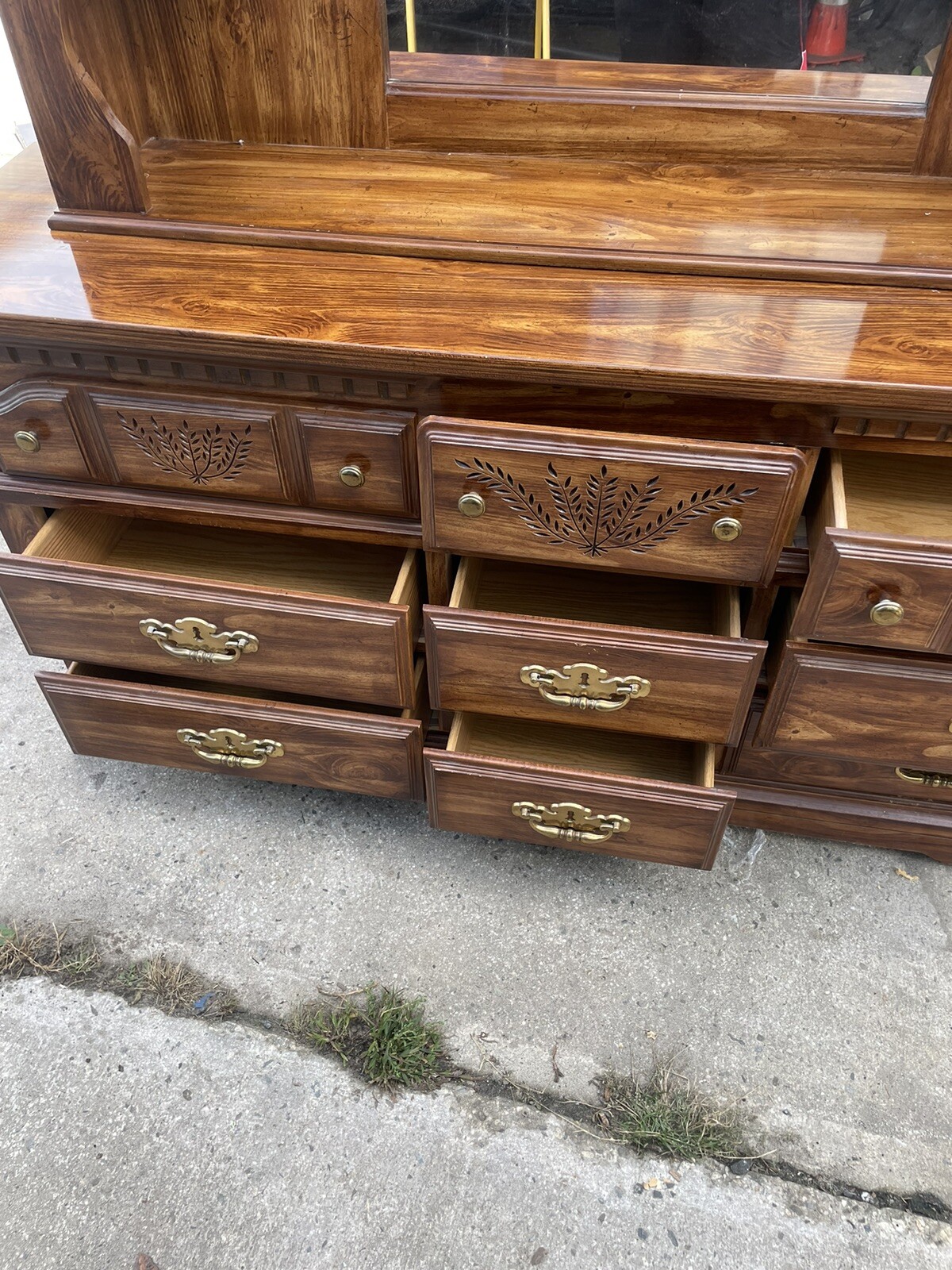 Bedroom Dresser with Glass Mirror Some Flaws Please Read