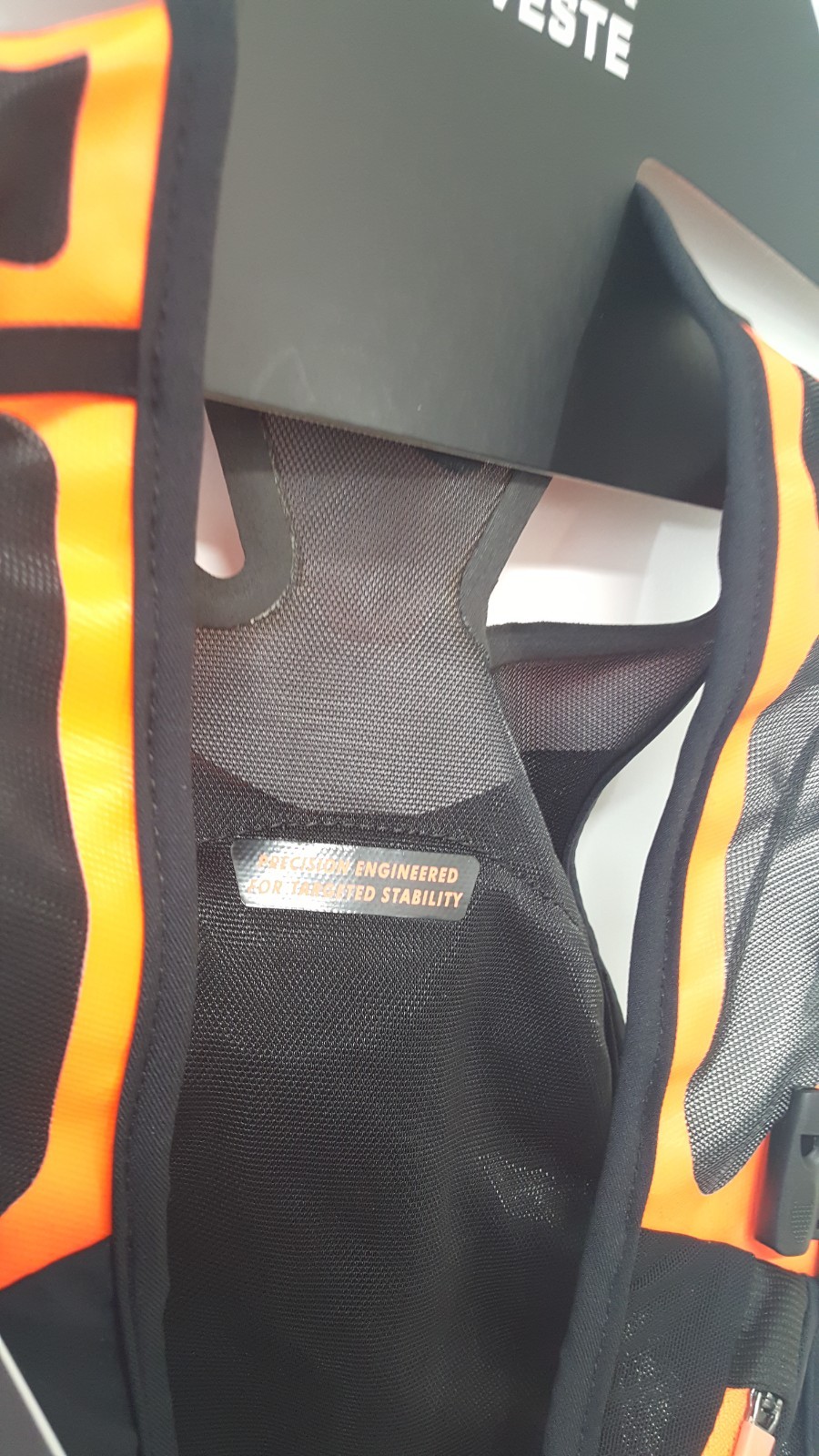 Nike Unisex Kiger Vest Adjustable Form-Fitting Trail Hiking/Running 82883 Large