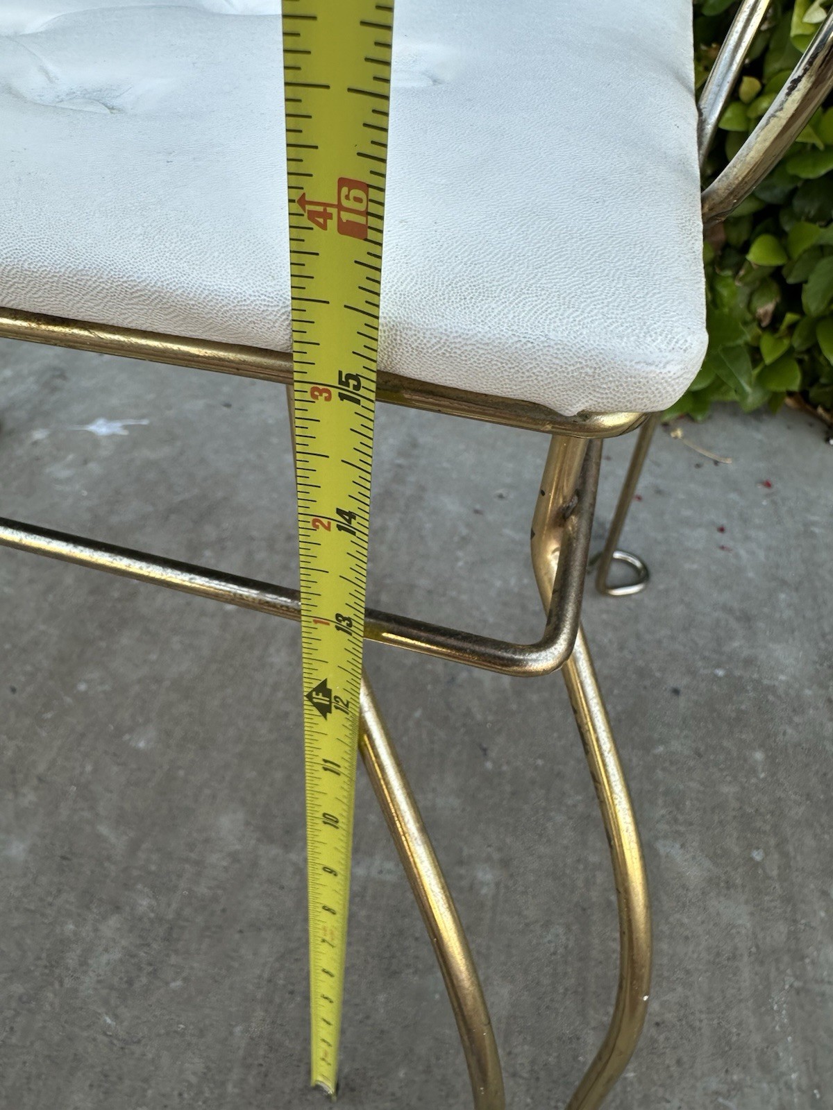 Vanity Bench White Tufted Seat Gold Metal Pearl Wick Vintage Stool