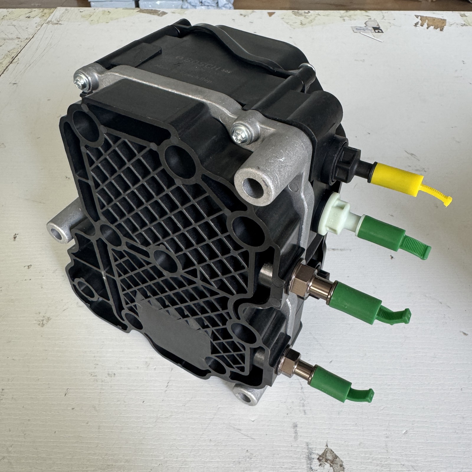 21577507 21577511 21332701 85003864 Bosch For Volvo Mack DEF Urea Pump 12V D13