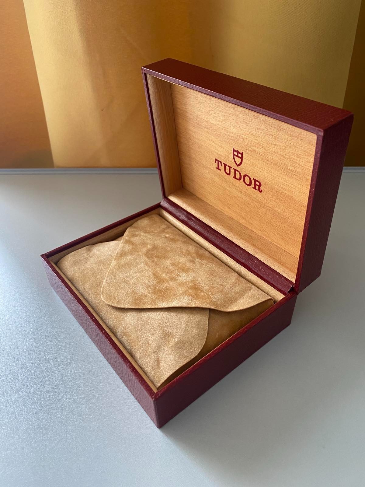 Vintage Tudor Prince Oysterdate Watch Box. Tudor watch box 94 00 1