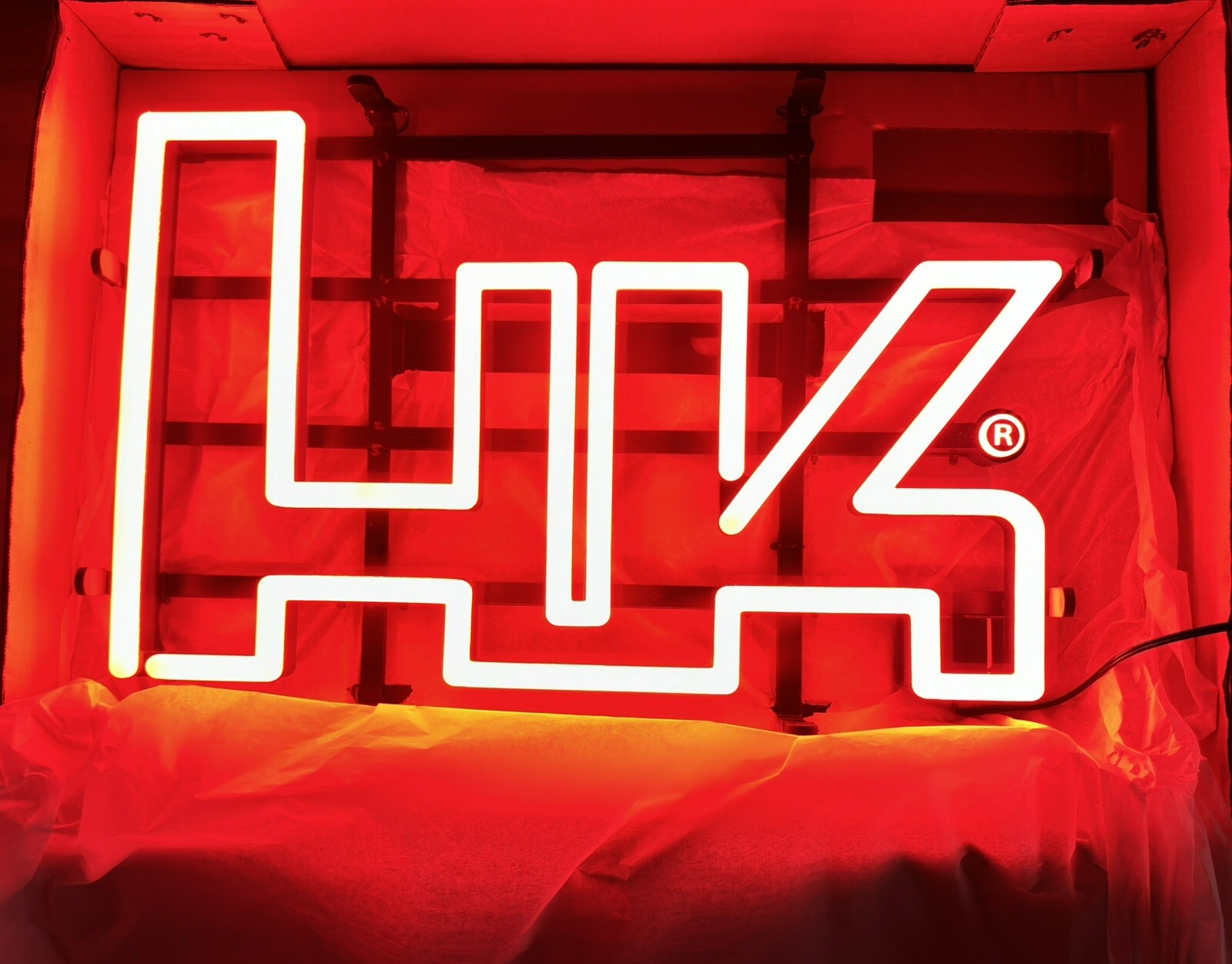 Heckler & Koch New in the Box LED Neon sign w/ wall mount officially licensed HK