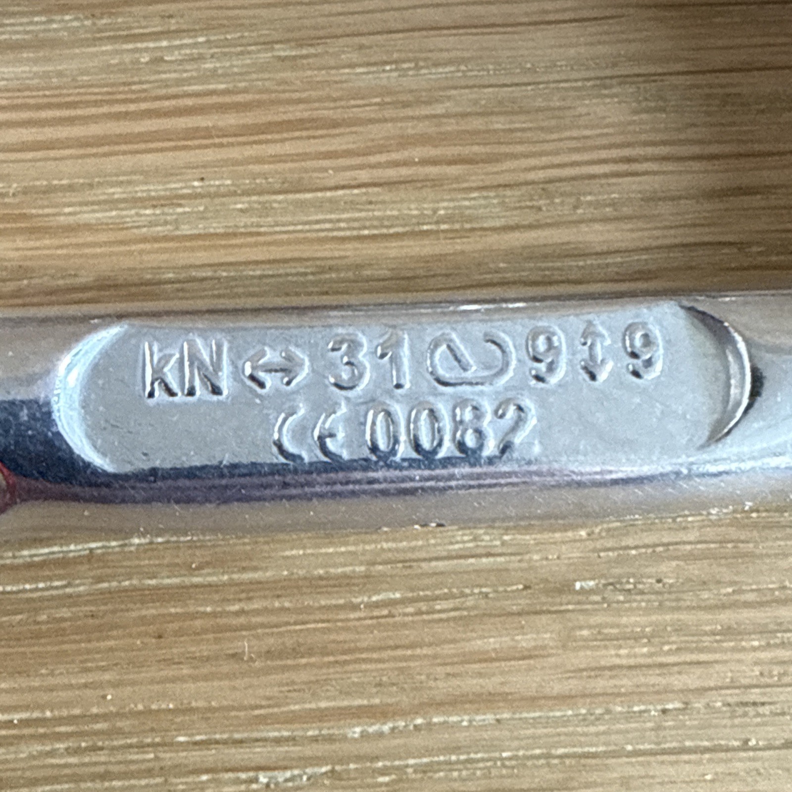 Omega USA D Carabiner Screw-Lock Aluminum kN 31/9/9 CE0082 – Climbing Clip