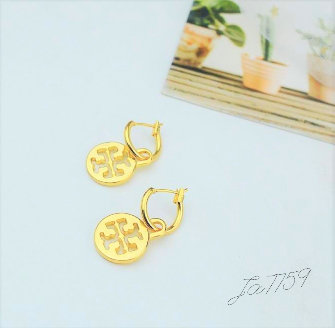 Special sale!! Tory gold earrings